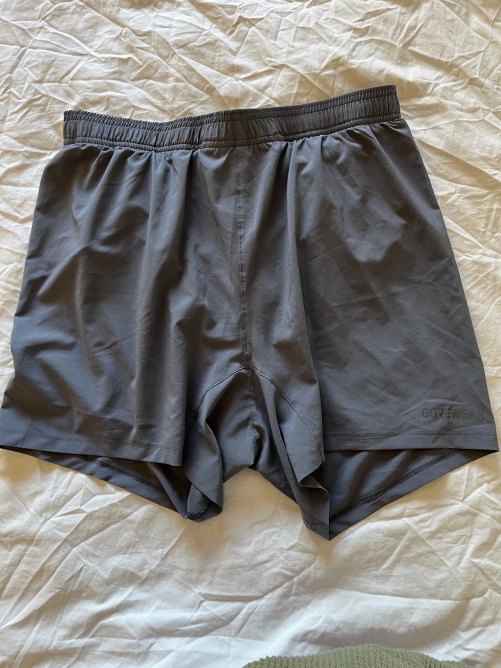 Gorewear Men’s M gray running shorts